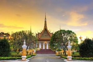 现在可以从柬埔寨转机回国吗？